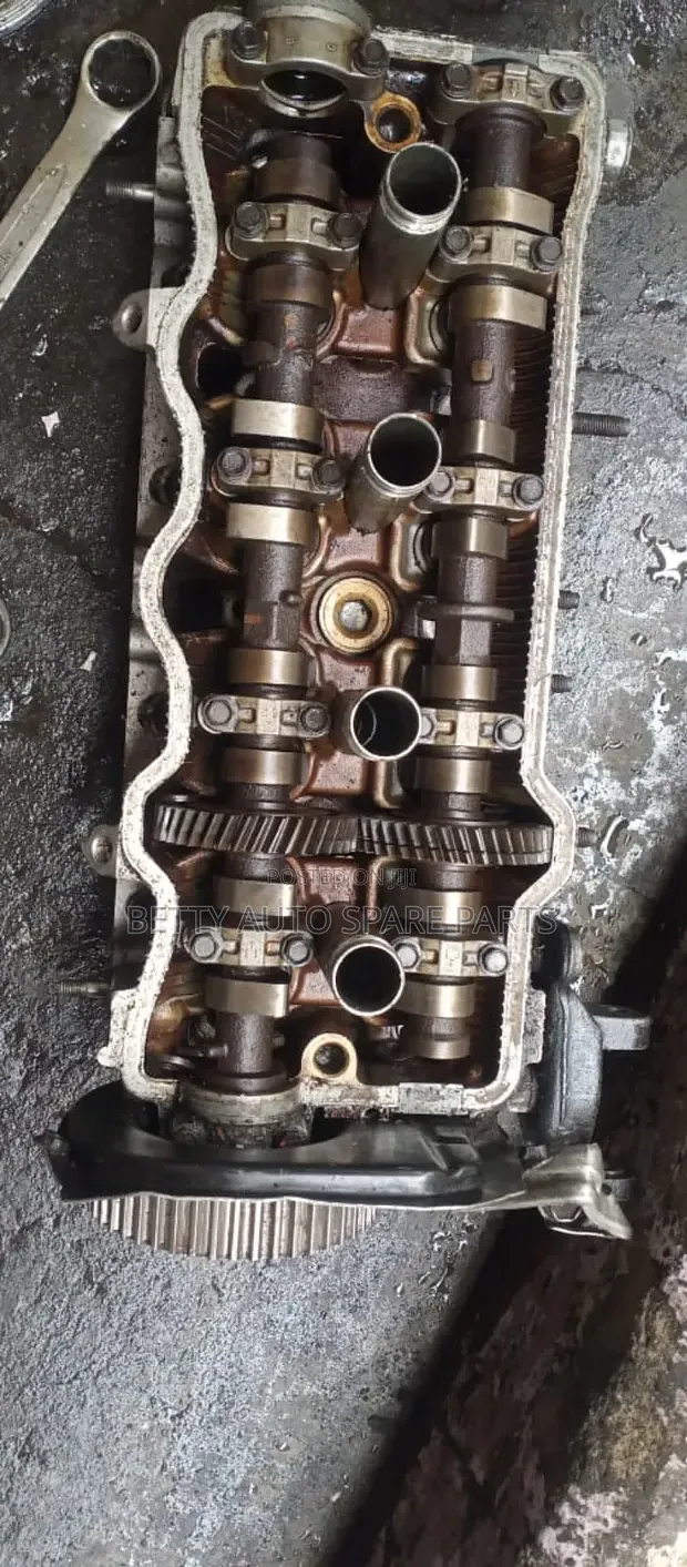 Toyota Vanguard Cylinder Head 3
